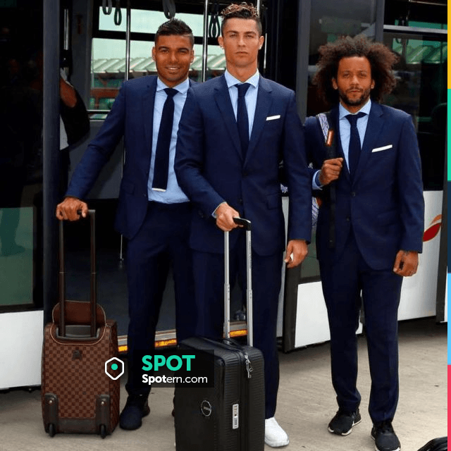 The suitcase Louis Vuitton Cristiano Ronaldo on his account