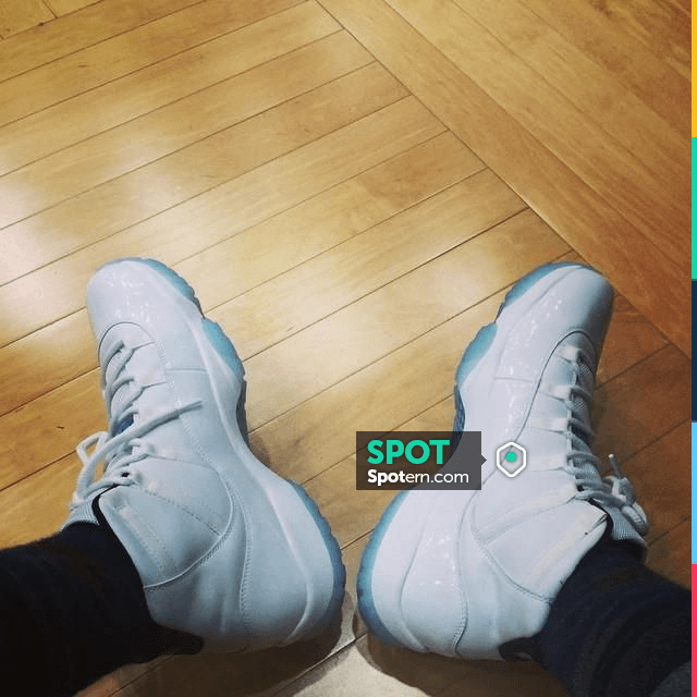 outfit jordan 11 legend blue on feet