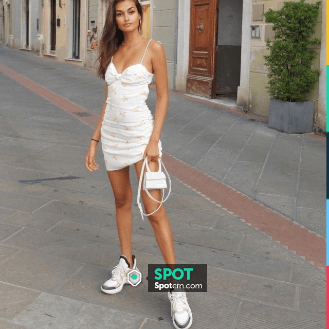 The white shoes Louis Vuitton LV Archlight worn by Gizele Oliveira on his  account Instagram