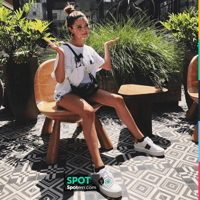 Illustrer Nogle gange nogle gange stemning Sneakers white Gucci Ace with crystals by Olivia Jade Giannulli on  Instagram | Spotern