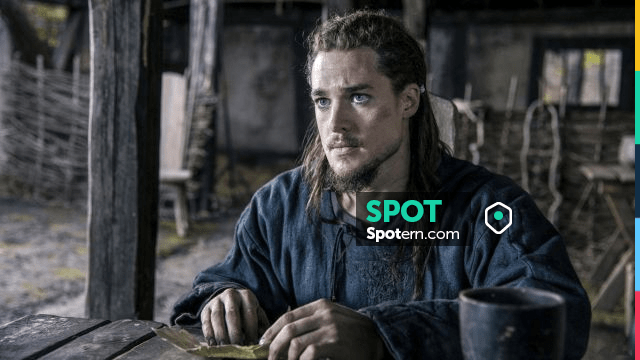 The blue tunics of Uhtred (Alexander Dreymon) in The Last Kingdom S02E08