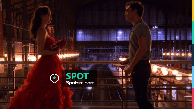 The red Oscar de la Renta prom dress worn by Blair Waldorf (Leighton Meester) in the series Gossip Girl (Season 4 Episode 2) | Spotern The red Oscar de la Renta prom dress worn by Blair Waldorf (Leighton Meester) in the series Gossip Girl (Season 4 Episode 2) | Spotern