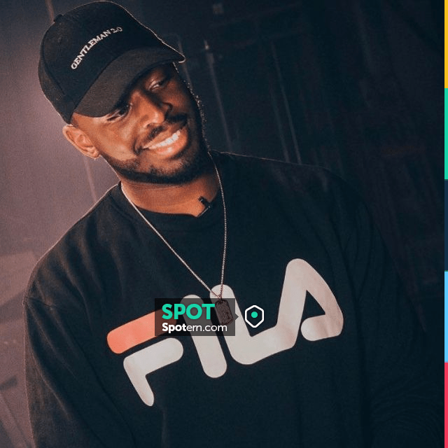 The sweatshirt Fila de Dadju on his account Instagram dadju Spotern