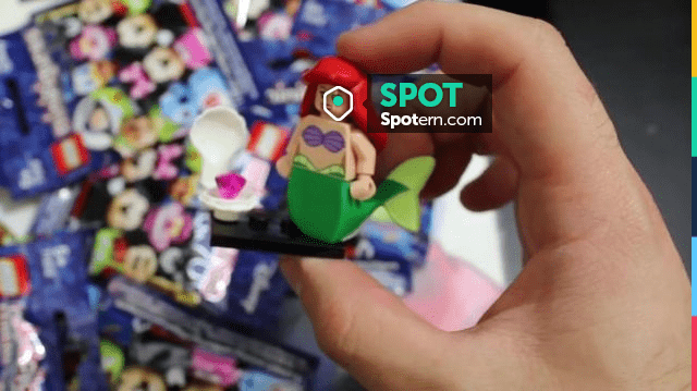 The Lego miniature of Ariel in the little mermaid Wonder Hook in the video  OPENING 15 BOOSTER packs DISNEY LEGO MINIFIGURES
