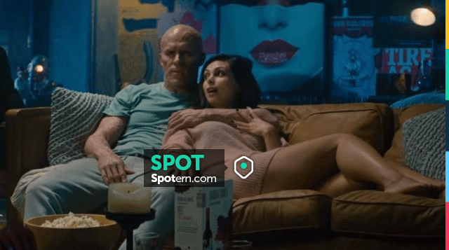 Hot morena baccarin ‘Deadpool’ Star