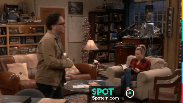 MICHAEL Michael Kors Sia Star Slides worn by Penny (Kaley Cuoco) in The Big  Bang Theory (S12E16) | Spotern