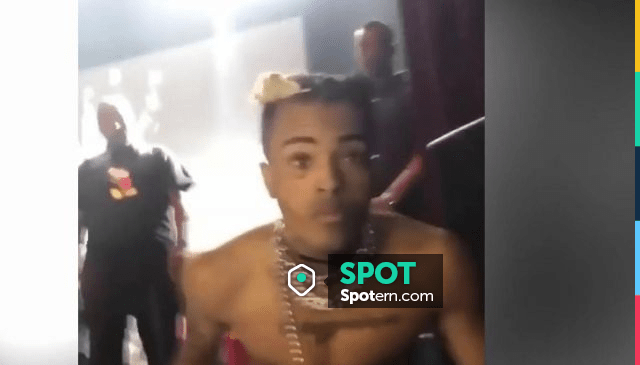 The chain worn by XXXTentacion in the video XxxTentacion FUNNY MOMENTS -  Best Compilation | Spotern