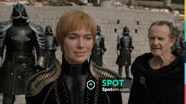 La robe et épaulettes de Cersei Lannister (Lena Headey) dans Game of ...