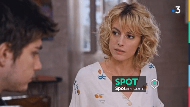 La chemise imprimée de Coralie (Sara Mortensen) dans Plus belle la vie