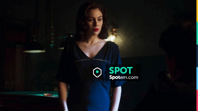 Blanca Suárez Films Et Programmes Tv Longue robe noire avec col en V porté par Lidia/Alba (Blanca Suárez) en