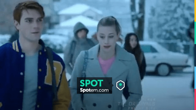 the coat, camel Betty Cooper (Lili Reinhart) in Riverdale, Season 1 Episode  13