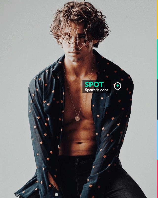 The printed shirt heart Rails carried by Jay Alvarrez on his account  Instagram | Spotern