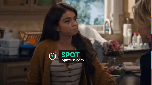 Madewell bobble cardigan sweater in egyptian gold worn by Haley Dunphy Sarah Hyland in Modern Family Season 11 Episode 1 Spotern