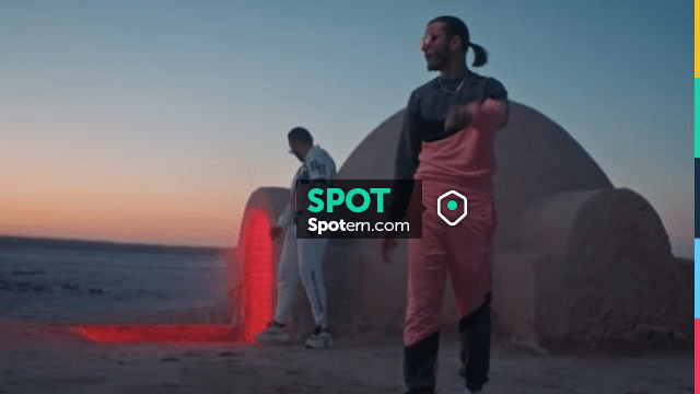 Le survêtement noir et rose de DTF dans son clip Veni Qui ...