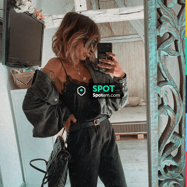 The surchemise plaid worn by Clémence Applaincourt on his The surchemise plaid worn by Clémence Applaincourt on his