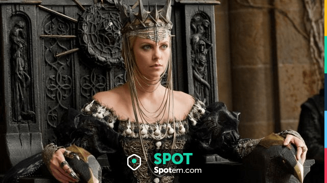 La robe noire de Ravenna Charlize Theron dans Blanche Neige et