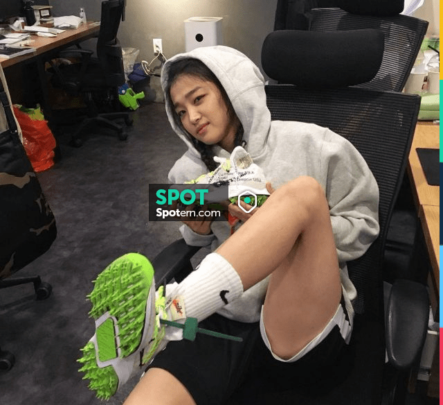 Snekers green Nike x Off-white worn by Yoojung Lee / 이유정 on the account  Instagram of @yoojunglee11 | Spotern