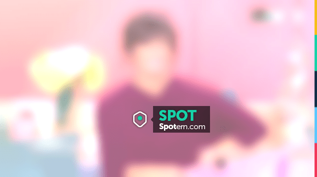 Le pull bordeaux de Faustine Bollaert dans Ça commence aujourd'hui