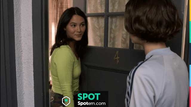 Pants camouflage of Izzie (Fivel Stewart) in Atypical (S03E06) | Spotern