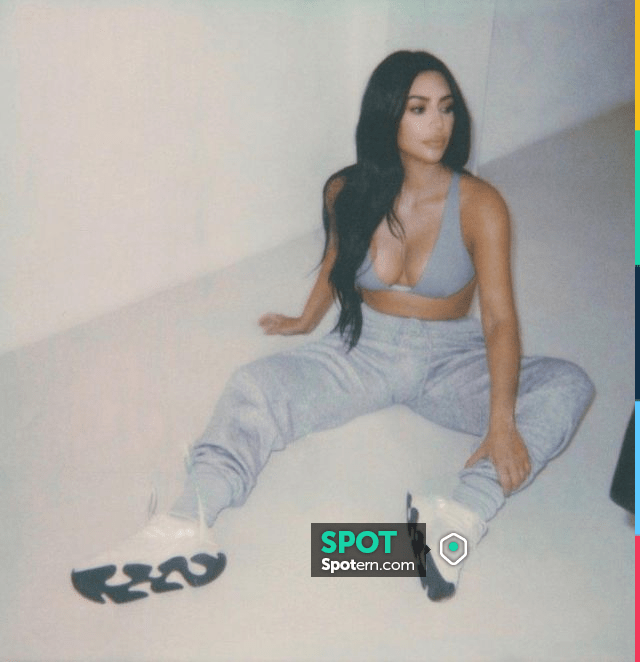 Kim kardashian yeezy hot sale boost 700