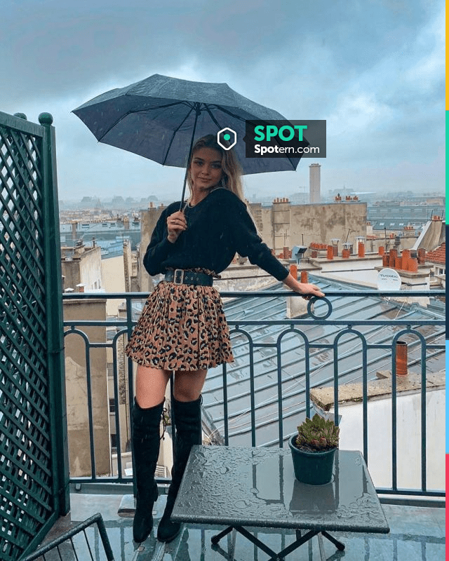 The black umbrella Lou Ruat on the account Instagram of @louruatoff ...