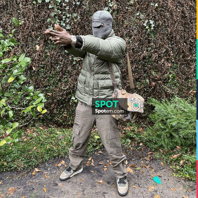 Chanel Washed Fabric Messenger Bag de Lil Yachty en la cuenta de