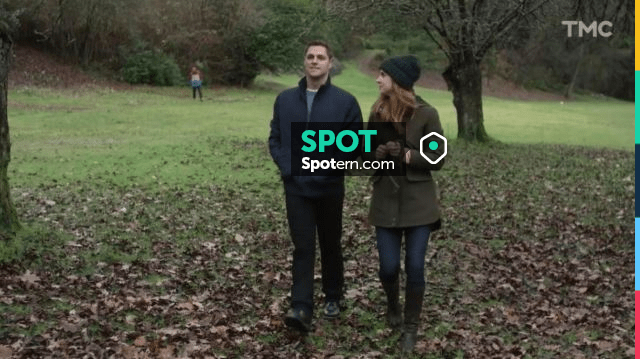 Parka green khaki Avery (Sarah Rafferty) in A coach for Valentine's day ...