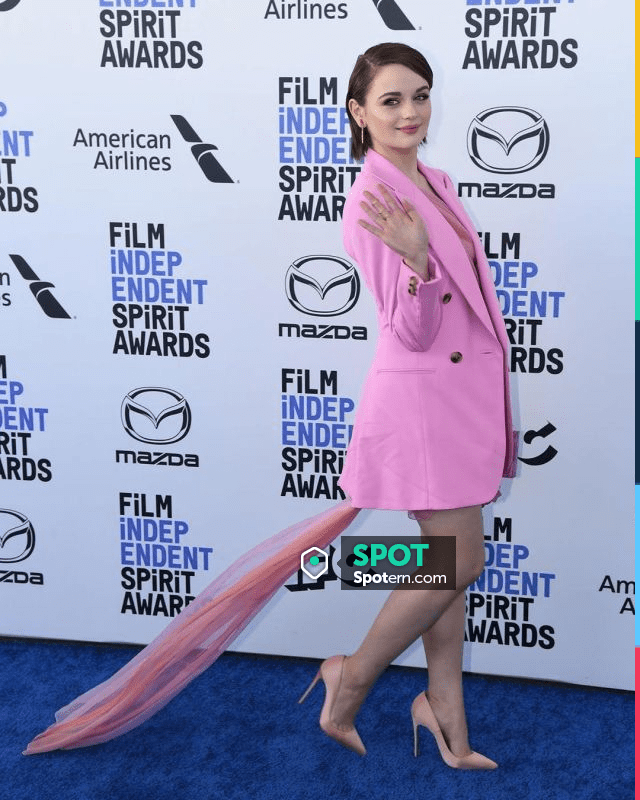 The pink dress draped Joey King on the account Instagram of @joeyking | Spotern The pink dress draped Joey King on the account Instagram of @joeyking | Spotern
