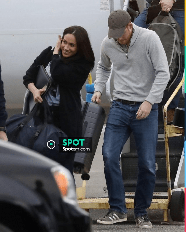 Meghan markle hot sale prada bag