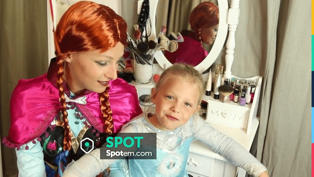 DEGUISEMENT anna adulte dans la vidéo ♡• ELSA ET ANNA ONT DÉMÉNAGÉ