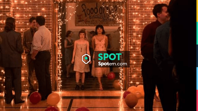 i am not okay with this dina blue dress The of Sydney Novak (Sophia Lillis) in (S01E07) bold intent