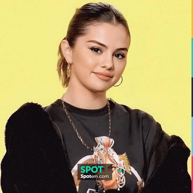 SelenasCloset.com on X: .@SelenaGomez did an interview with #Genius posted  today and she wore a @LouisVuitton T-Shirt Dress ($2,070), @FreePeople  hoodie (on sale for $139), and jewelry by @Mejuri. Details >