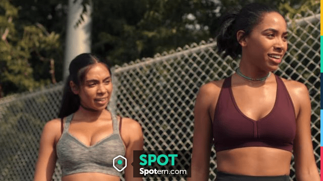 Gray sport bra worn by RiRi Curtis (Taveeta Szymanowicz) in Dare Me  (S01E01)