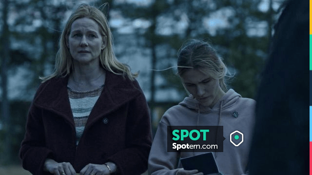 Pink hoodie worn by Charlotte Byrde (Sofia Hublitz) as seen in Ozark ...