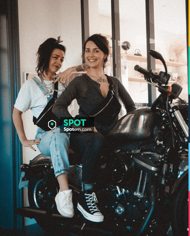 Banana black velvet Mary's account on the Instagram of shakermaker.gif