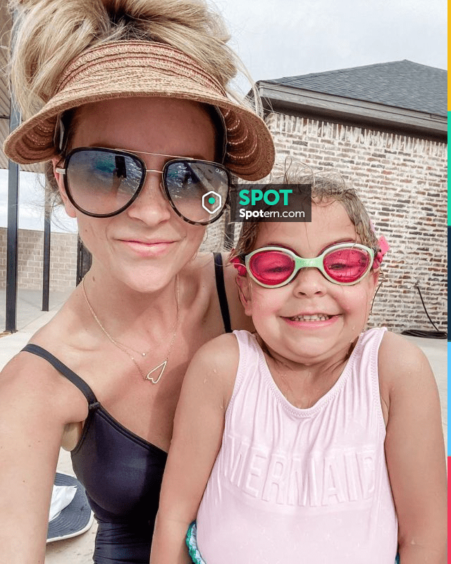 All In Sunglasses of Ashlee Nichols on the Instagram account