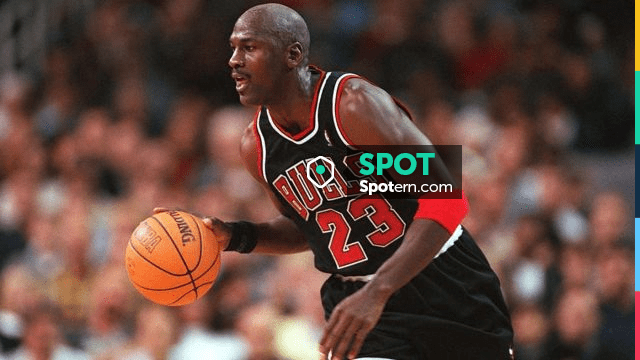 Michael Jordan Dribble Bulls Jersey PNG - PNG Play