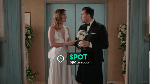 White Dress of Alexis Rose Annie Murphy in Schitt s Creek