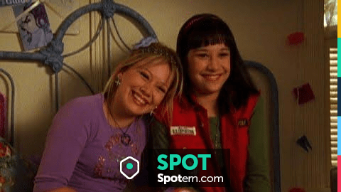 Joomi Joolz top of Lizzie McGuire (Hilary Duff) in Lizzie McGuire ...