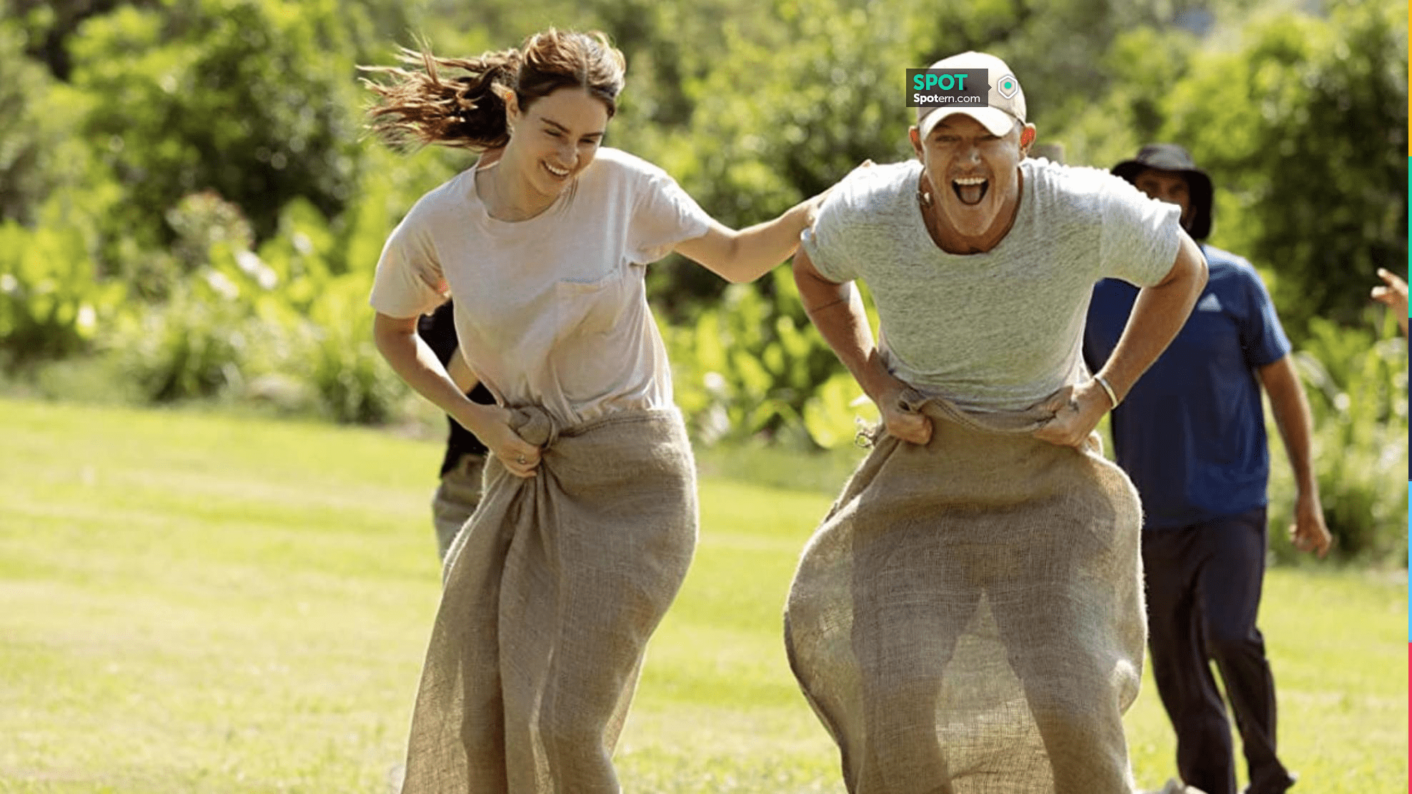 Gorra de béisbol Tommy Hilfiger usada por Lars (Luke Evans) en la serie ...