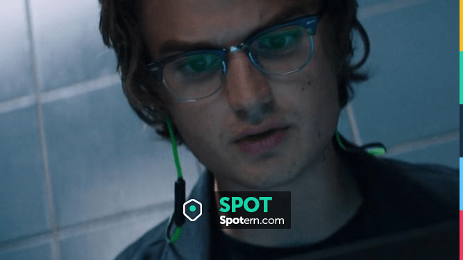 The Wireless Headphones Razer Keys Joe Keery In The Movie Free Guy Spotern