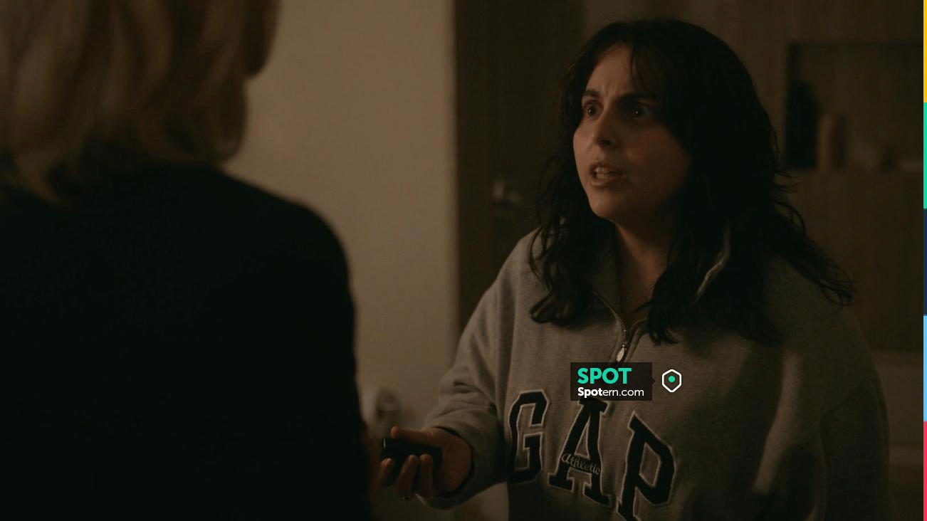 Gap pullover in grey worn by Monica Lewinsky (Beanie Feldstein) as seen