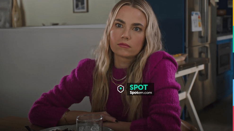 Madewell Paperclip Chain Necklace worn by Maggie (Rebecca Rittenhouse