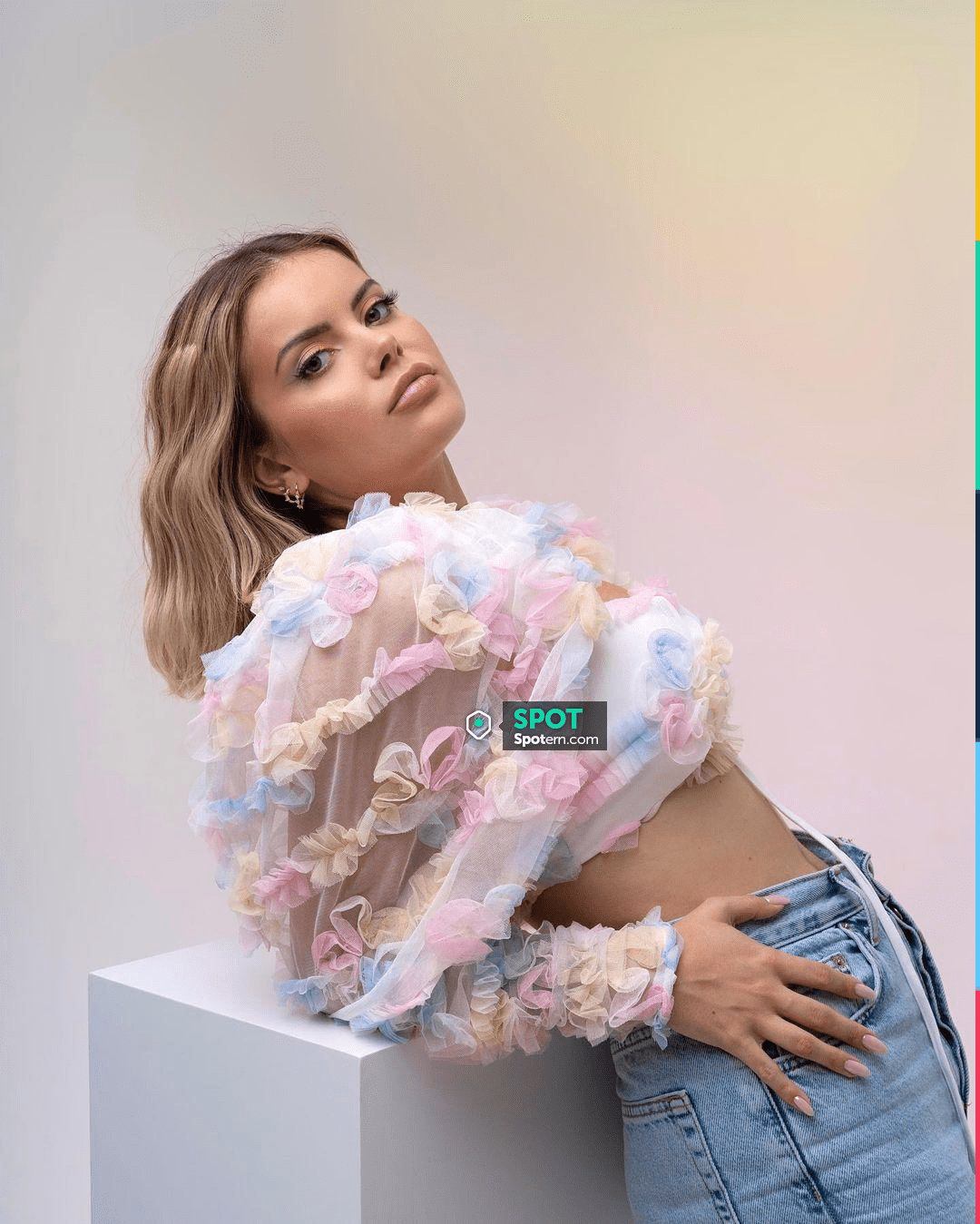 Le Crop Top Asos Port Par Romy Sur Son Compte Instagram romy Spotern le-crop-top-asos-port-par-romy-sur-son-compte-instagram-romy-spotern
