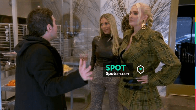 Louis Vuitton Chale Monogram Shine Silk Scarf worn by Erika Jayne