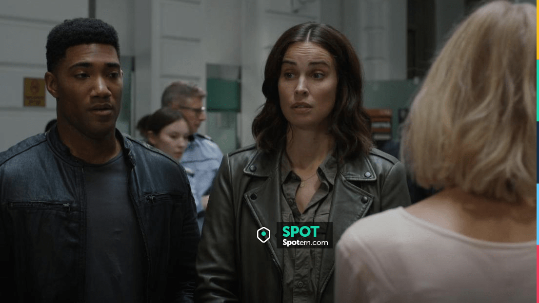 Mango Perfect Jacket worn by Special Agent Jamie Kellett (Heida Reed ...