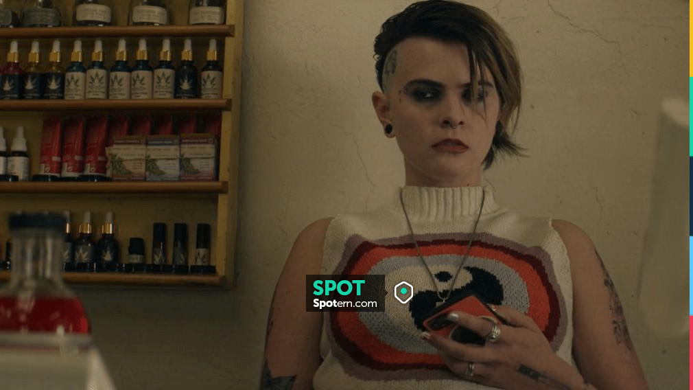 Shein Yin & Yang Pattern Drop Shoulder Sweater porté par McKenna