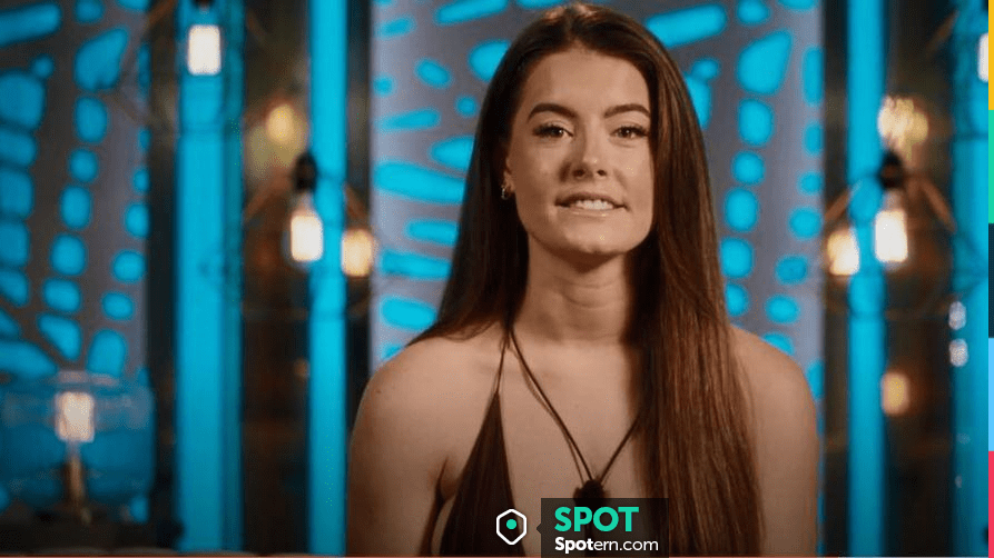 Pretty Little Thing Black Triangle Bikini Top porté par Sophie Stonehouse dans Too Hot to Handle