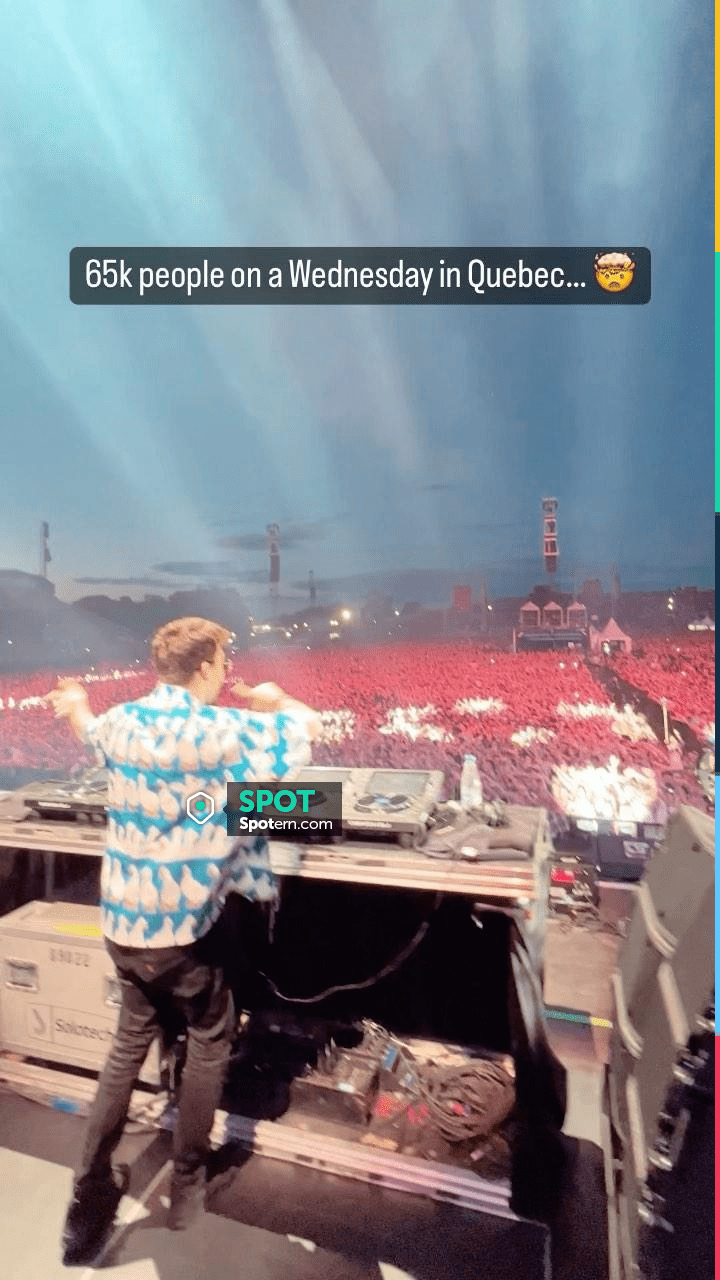 Printed Goose shirt worn by Oliver Heldens at FEQ 2022 in Quebec ...