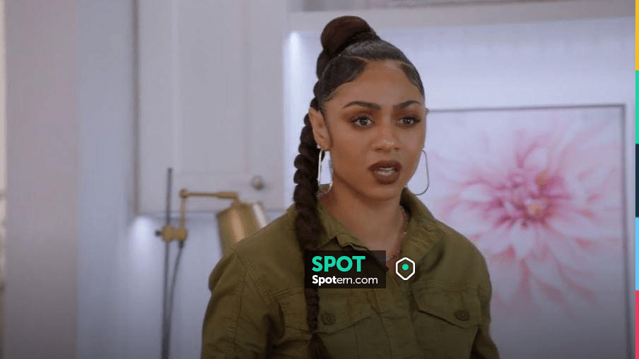 Madewell Paperclip Chain Necklace worn by Patience (Chelsea Tavares) as